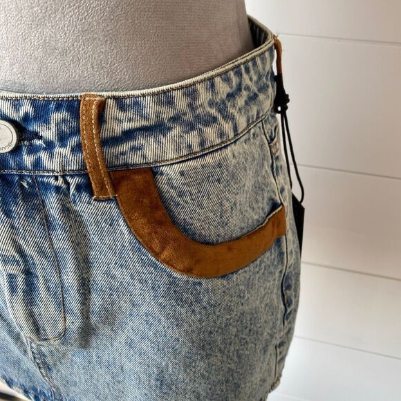 BLANKNYC RODEO DRIVE DENIM SKIRT Size 26 - Picture 4 of 10